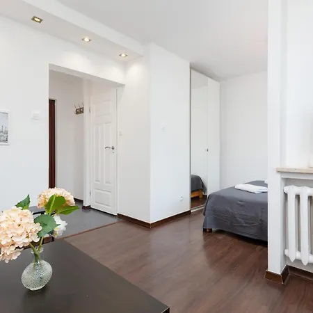 Grzybowska By Renters Apartmán