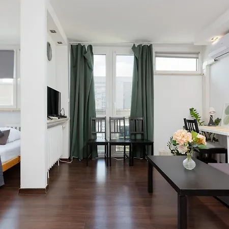 Lägenhet Grzybowska By Renters Warszawa