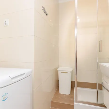 Grzybowska By Renters *