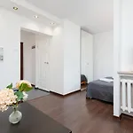 Grzybowska By Renters Appartamento