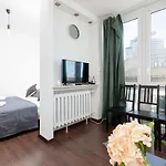 Grzybowska By Renters Appartamento